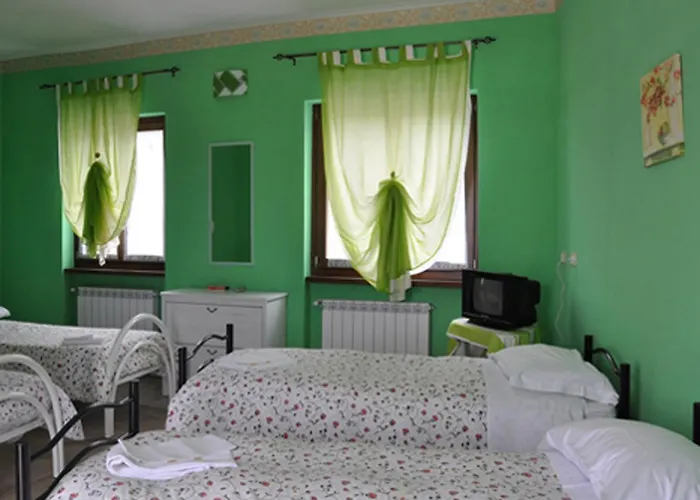 Oda ve Kahvaltı Al Faraone Poggio Picenze